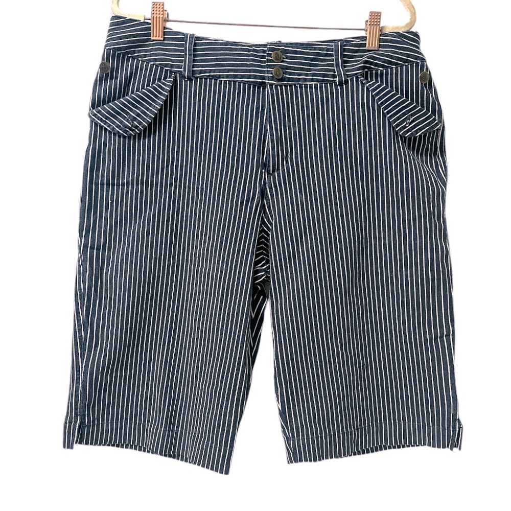Mountain Lake Jean Shorts‎ Blue and white pinstripe women’s size 14 ((4038)